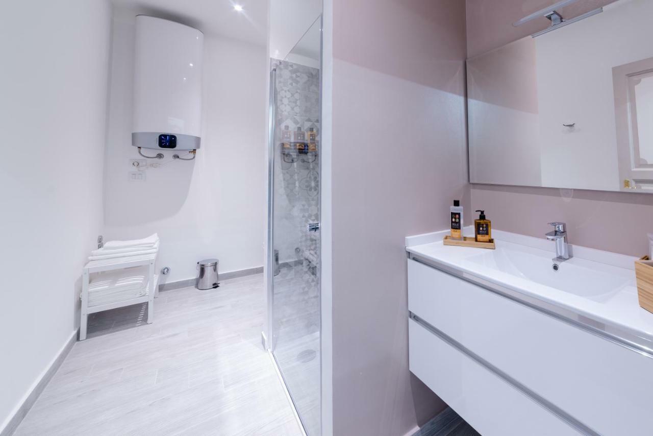 Large Double Room,894975364:JPEG